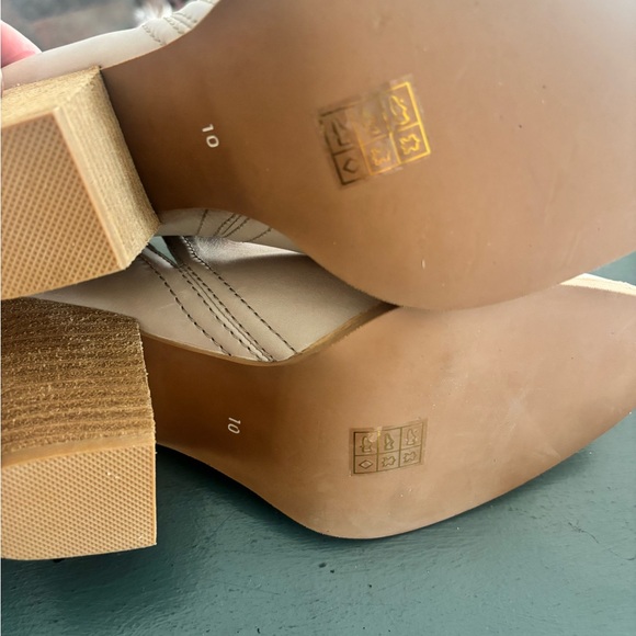 Jeffrey Campbell Cream Heeled Boots Sleek Design size 10 - Picture 9 of 9